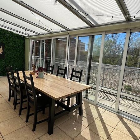 Lake Apartment, 2X Free Garage, 10 Mins To Centre Bratislava Exterior foto