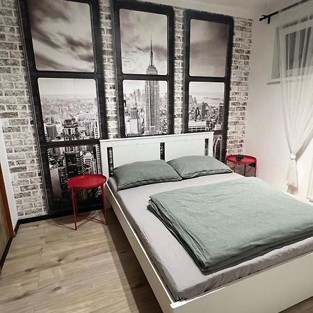 Lake Apartment, 2X Free Garage, 10 Mins To Centre Bratislava Exterior foto
